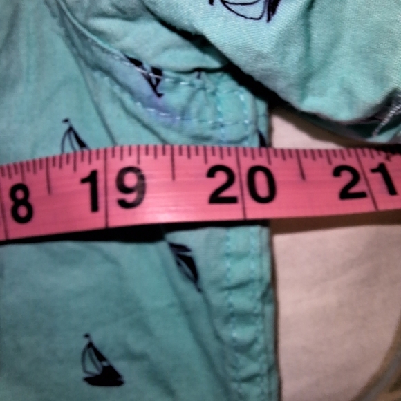 A Pair of Five Points Ind Slim Fit Flex fit button-down Shirts in a men's medium - Picture 6 of 10